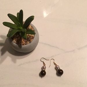 Pearl earring-burgundy